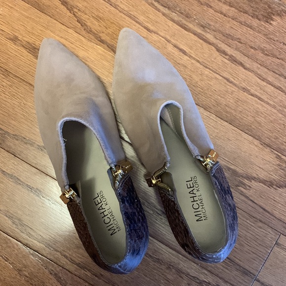 Beautiful Michael Kors short bootie - Picture 2 of 3